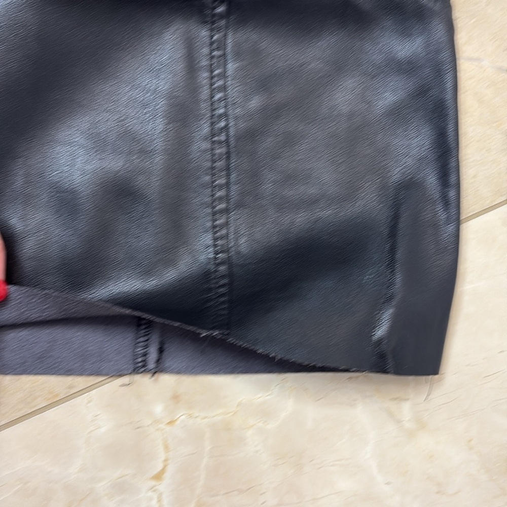 ⭐️ H&M Black Faux Leather Skirt - size 10 - Picture 9 of 9